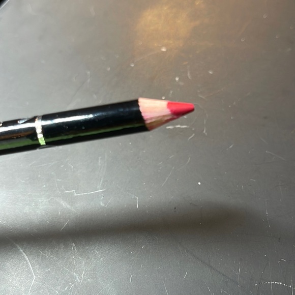 Giorgio Armani cosmetics smooth silk lip pencil color 8 - Picture 1 of 4